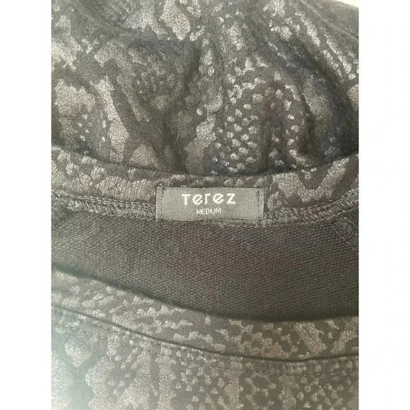 Terez black foil snake print crop top - Picture 3 of 3